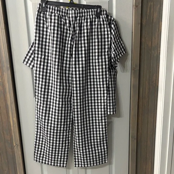NWT Black & White Gingham Pajama Set with Pink LOVE Embroidery women’s L 28” - Picture 6 of 7